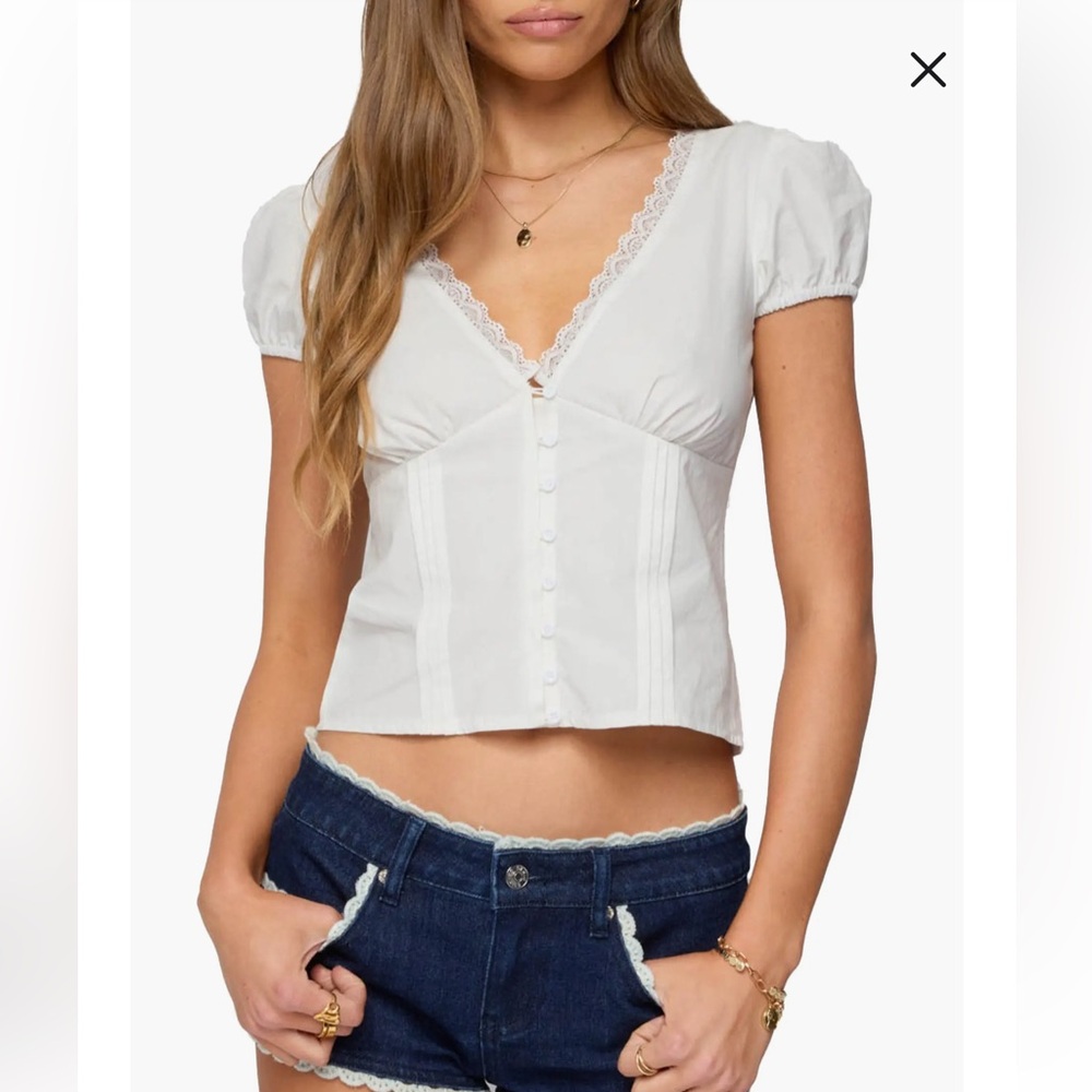 Edikted Antonella Cotton Button Up Top 🤍